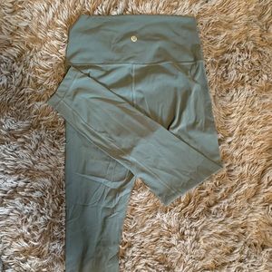 Lululemon leggings!
